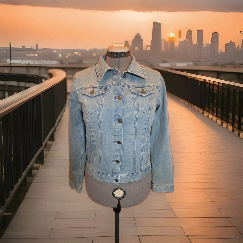 Time and Tru Women's Blue Stretch Denim Button Front Pockets Jacket,Size Small